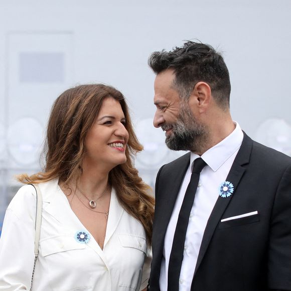 En cette période estivale et en toute discrétion, Marlène Schiappa et son homme ont également choisi de se marier en Italie, en Sicile plus exactement.

Marlène Schiappa Secrétaire d'Etat auprès de la Première ministre, chargée de l'Economie sociale et solidaire et de la Vie associative et sonn compagnon lors de la cérémonie du 143ème défilé militaire du 14 juillet, jour de la Fête Nationale, sur les Champs-Elysées et la place de la Concorde, à Paris, France, le 14 juillet 2023. © Stéphane Lemouton/Bestimage