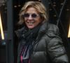 "À 62 ans, Annie Madori fait son grand retour dans sa ville natale, 35 ans après avoir choisi de vivre en dehors des sentiers battus. Sœur aînée de Christelle, elle a toujours été guidée par son esprit libre et sa soif d’aventure, abandonnant ses attaches pour parcourir le monde", précise un communiqué de TF1.

Corinne Touzet - Arrivées à l'enregistrement de l'émission "Vivement dimanche" au studio Gabriel à Paris, le 28 février 2024, diffusée le 3 mars 2024 sur France 3. 
© Christophe Clovis / Bestimage