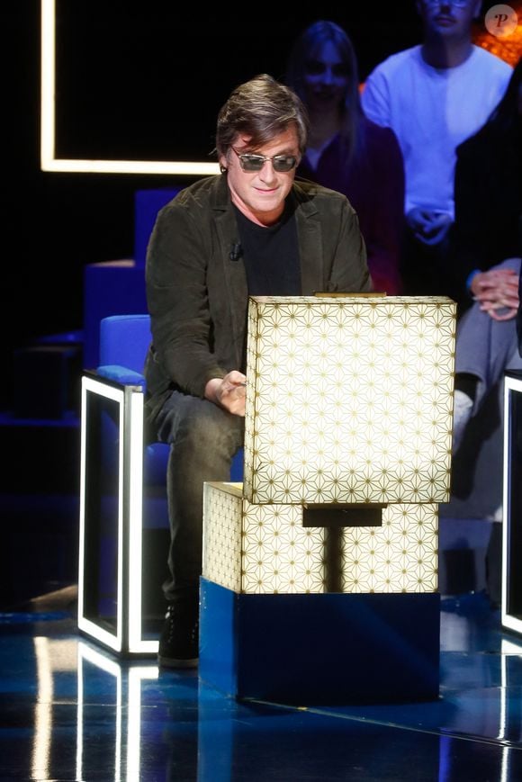 Dans une interview accordée au média Ici, le chanteur a annoncé son intention de partir s'installer en Corse Exclusif - Thomas Dutronc - Enregistrement de l'émission "La Boîte à Secrets N°20" dans les studios de la Cité du Cinéma à Saint-Denis, présentée par F.Bollaert et diffusée le 10 janvier sur France 3 © Christophe Clovis / Bestimage