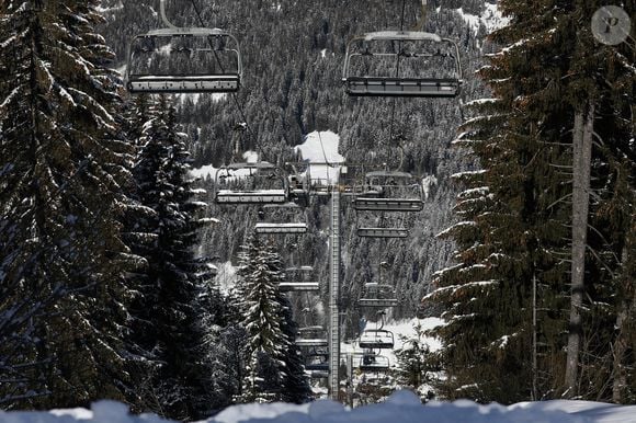 Ce 24 avril, Margot Simond a été victime d’une lourde chute alors qu’elle se trouvait à l’entraînement à Val d’Isère

Illustration de la station de ski Les Gets (Haute-Savoie) en période de Coronavirus (COVID-19) : les remontées mécaniques sont fermées. Seuls quelques courageux gravissent les pistes à pieds pour se faire une descente de poudreuse. Le 15 février 2021
© Stéphane Lemouton / Bestimage
