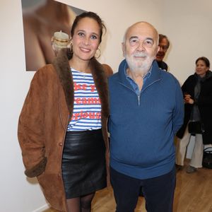 Exclusif - Julie de Bona et Gérard Jugnot assistent à la soirée des nouveaux soins de Chateau Berger au Pop-Up Chateau Berger à Paris, France le 06 décembre 2023. Photo by Jerome Dominé/ABACAPRESS.COM