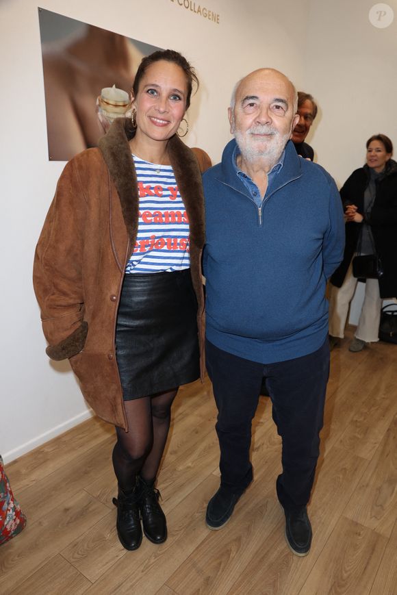 Exclusif - Julie de Bona et Gérard Jugnot assistent à la soirée des nouveaux soins de Chateau Berger au Pop-Up Chateau Berger à Paris, France le 06 décembre 2023. Photo by Jerome Dominé/ABACAPRESS.COM