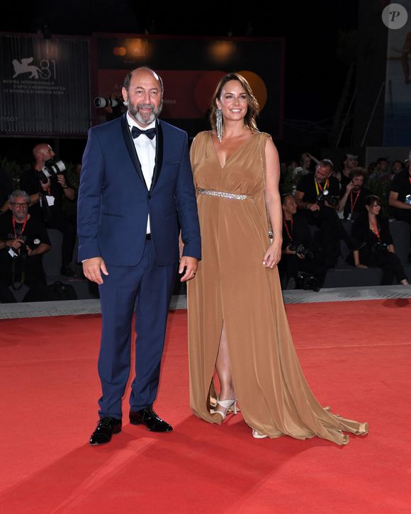 Kad Merad, Julia Vignali à la première de "Finalement" de C.Lelouch au 81ème Festival International du Film de Venise (Mostra) le 2 septembre 2024. Crédit :  Zuma Press / Bestimage