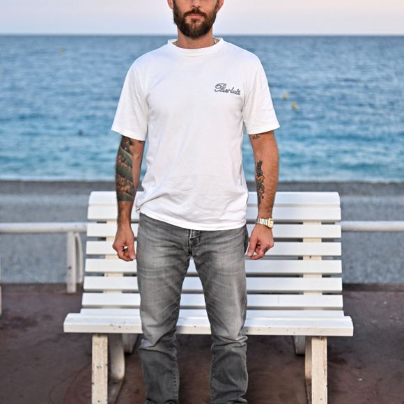 Nicolas Duvauchelle sur la Promenade des Anglais à Nice, le 5 octobre 2023, durant la quatrième journée de la 5eme édition du festival Cinéroman pour le film "Les rois de la piste" réalisé par Thierry Klifa.
. © Bruno Bebert/Bestimage