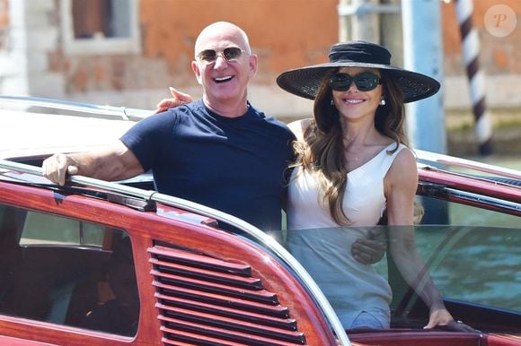 Jeff Bezos et sa femme Lauren Sanchez au lendemain de leur cérémonie de mariage à Venise en Italie le samedi 28 juin 2025.
Crédit : Backgrid UK/ Bestimage