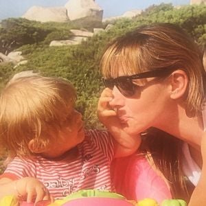 Les 20 ans de leur fille Luisa qu'elle a eus le 16 août 2026

Clotilde Courau partage une photo de sa fille Luisa enfant à l'occasion de son 20e anniversaire.