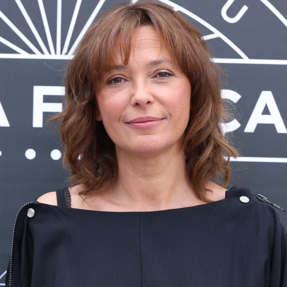 Exclusif - Sandrine Quetier lors du photocall de la cérémonie de clôture de la 5e édition du Festival du Cinéma Français & Gastronomie (7e art et gastronomie), à Aix-les-Bains, en France, le 6 juin 2026. © Denis Guignebourg/Bestimage