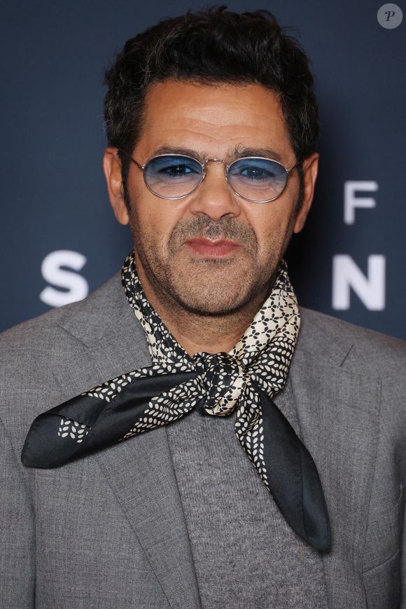 Jamel Debbouze assiste à la première de Mercato au Grand Rex à Paris, France, le 17 février 2025. Photo par Jerome Dominé/ABACAPRESS.COM