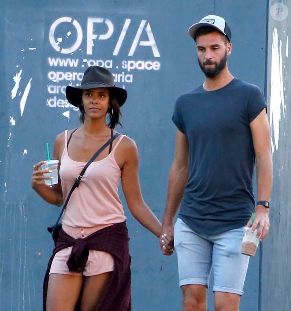 Dans la journée de mercredi 25 février, Benoît Paire a annoncé devoir se retirer d'un engagement professionnel, souffrant d'un mal être douloureux.

Benoît Paire et sa compagne Shy'm se promènent dans les rues de Brooklyn à New York.