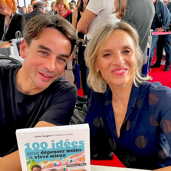 Julian Bugier a lui aussi publié un ouvrage qui traite de ce thème, "100 idées pour dépenser moins & vivre mieux", aux éditions First.

Julian Bugier et Valérie Heurtel - Foire du Livre de Brive 2024 à la Halle Georges Brassens de Brive-la-Gaillarde le 8 novembre 2024.
© Fabien Faure / Bestimage