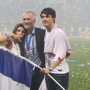 Didier Deschamps avec son fils Dylan et sa femme Claude Deschamps - Finale de la Coupe du Monde de Football 2018 en Russie à Moscou, opposant la France à la Croatie (4-2) le 15 juillet 2018 
© Cyril Moreau/Bestimage