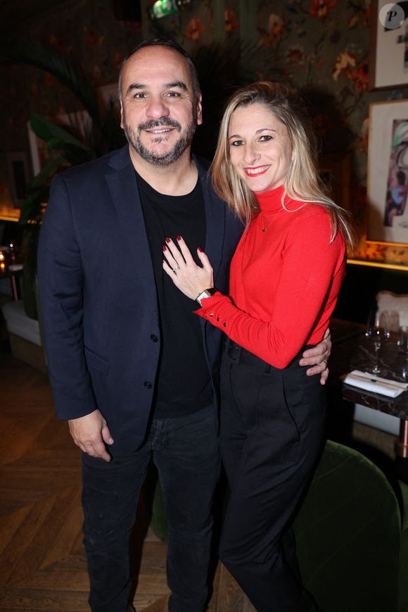Exclusive - Francois-Xavier Demaison et son épouse Anais Demaison assistent à la soirée d'ouverture du Vesper Bar à Paris, France, le 09 novembre 2023. Photo by Jerome Domine/ABACAPRESS.COM