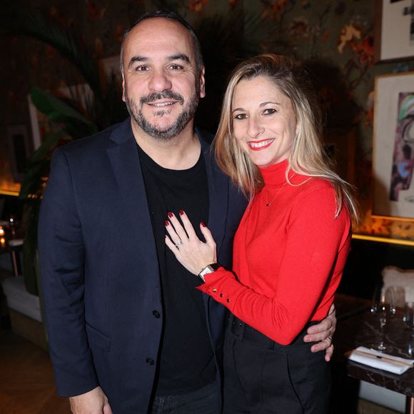Exclusive - Francois-Xavier Demaison et son épouse Anais Demaison assistent à la soirée d'ouverture du Vesper Bar à Paris, France, le 09 novembre 2023. Photo by Jerome Domine/ABACAPRESS.COM