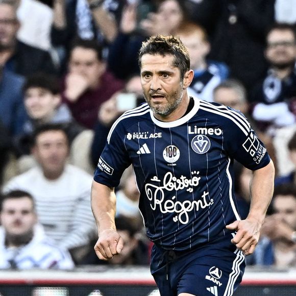 Et pour cause, l'ancien international retrouve la Métropole et son ciel parfois bien gris. 

Bixente Lizarazu - A l’occasion des 100 ans du parc Lescure, Bordeaux accueille au stade Chaban-Delmas un match de gala opposant les gloires des Girondins de Bordeaux au Variétés Club de France le mardi 14 mai 2024.
©Thierry Breton / Panoramic / Bestimage