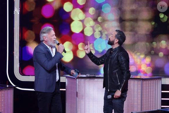 Il s'agit de Jean-Michel Maire, qui a quitté "Touche pas à mon poste" et n'est pas revenu dans l'aventure "Tout beau tout neuf".

Exclusif - Jean-Michel Maire, Cyril Hanouna, sur le plateau de l’émission « TPMP » présentée par C.Hanouna et diffusée en direct sur C8, Paris, France, le 24 fevrier 2025. © Jack Tribeca / Bestimage