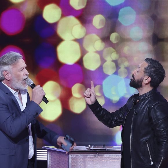 Il s'agit de Jean-Michel Maire, qui a quitté "Touche pas à mon poste" et n'est pas revenu dans l'aventure "Tout beau tout neuf".

Exclusif - Jean-Michel Maire, Cyril Hanouna, sur le plateau de l’émission « TPMP » présentée par C.Hanouna et diffusée en direct sur C8, Paris, France, le 24 fevrier 2025. © Jack Tribeca / Bestimage