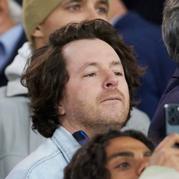 Son image publique a toutefois été écornée par de récentes accusations de violences émanants de ses anciennes compagnes

Jean Imbert - Célébrités dans les tribunes lors du quart de finale aller de Ligue des champions: Le PSG s'est incliné à domicile face au FC Barcelone (2-3) au Parc des Princes à Paris le 10 avril 2024. © Cyril Moreau/Bestimage
