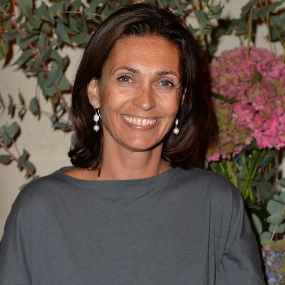 Très fermement elle a répondu : : "Il tient à son anonymat, et moi je tiens à lui, et comme je l’aime, j’accepte."

Adeline Blondieau - Inauguration du nouvel hôtel 5 parisien au cœur du Triangle d’Or "Les Jardins du Faubourg" à Paris le 10 septembre 2019.
© Veeren/Bestimage