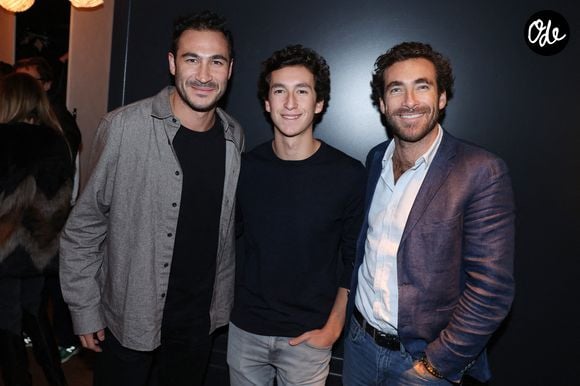 Il est toujours proche de ses frères.

Valentin Kretz, Raphael Kretz et Martin Kretz assistent à la soirée d'inauguration du restaurant « BENIHANA » à Paris, en France, le 12 décembre 2024. Photo de Jérôme Dominé/ABACAPRESS.COM