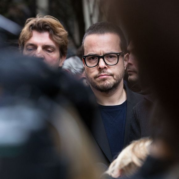 Le président de Libération Nicolas Demorand devant le siège du quotidien français Libération, le 18 novembre 2013 à Paris. Photo par Romain Boe/ABACAPRESS.COM