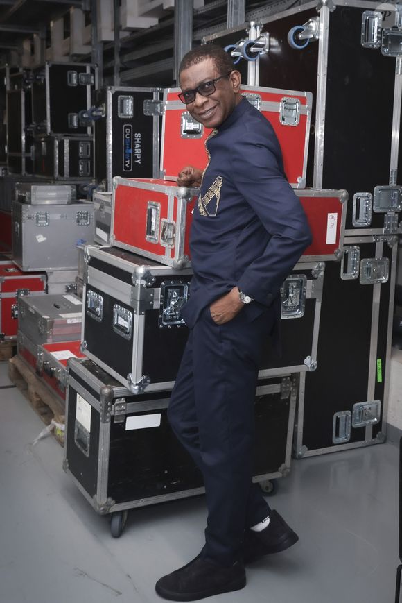 Exclusif - Youssou N’Dour pose lors de l'enregistrement de l'émission "Le Grand Echiquier, Spéciale Afrique", présentée par C.Chazal et A.Manoukian et diffusée le 28 août 2025 sur France 2, à Paris, France, le 14 septembre 2024. © Jack Tribeca/Bestimage