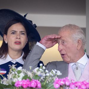 La comédienne confie qu'elle n'aimerait pas vivre la même chose.

Quatrième jour du meeting royal d'Ascot, à l'hippodrome d'Ascot, dans le Berkshire, au Royaume-Uni. Sur la photo : le roi Charles III, la reine Camilla Parker Bowles, reine consort d'Angleterre, et Sophie Winkleman. Photo par GOFF/BESTIMAGE