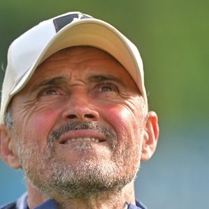 L'entraîneur espagnol du Paris Saint-Germain Luis Enrique - L'équipe du Paris Saint-Germain lors d'une séance d'entraînement en vue de la finale de l'UEFA Champions League contre le club de football anglais Arsenal FC au campus du PSG à Poissy, au nord-ouest de Paris, le 20 mai 2026. © Christian Liewig/Bestimage