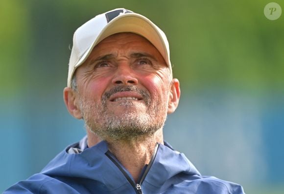 L'entraîneur espagnol du Paris Saint-Germain Luis Enrique - L'équipe du Paris Saint-Germain lors d'une séance d'entraînement en vue de la finale de l'UEFA Champions League contre le club de football anglais Arsenal FC au campus du PSG à Poissy, au nord-ouest de Paris, le 20 mai 2026. © Christian Liewig/Bestimage