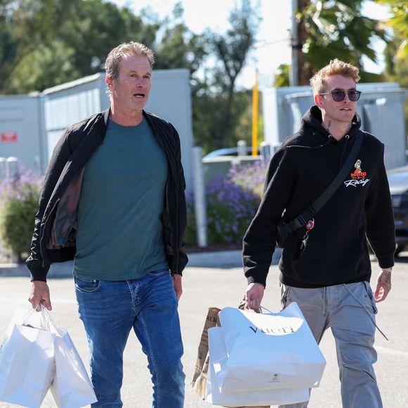 Rande et Presley Gerber profitent d’un moment père-fils en faisant quelques courses à Malibu.

Backgrid USA / Bestimage