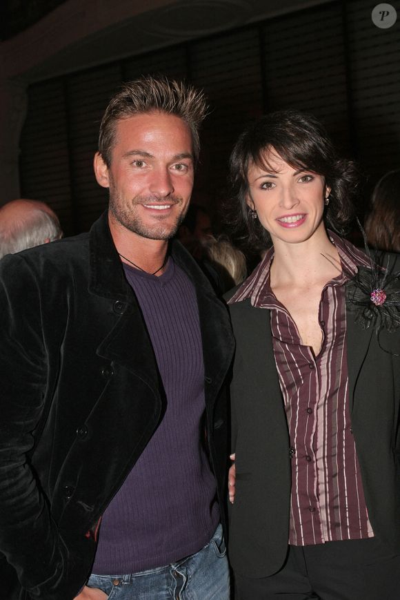 L'Opéra de Paris lui a alors rendu hommage. 
La danseuse de l'Etoile Française Stephanie Romberg et Sébastien Moura assistent au cocktail 'Art de Vivre' à la 'Galerie Royale' à Paris, France le 7 avril 2005. ©Benoit Pinguet/ABACA