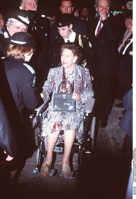 La princesse Margaret à Londres dans une chaise roulante.
Crédit : ALPHA AGENCY / BESTIMAGE