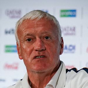 Didier Deschamps s'apprête à vivre un moment historique avec son tout dernier match à la tête de l'équipe de France.

Didier Deschamps lors de la conférence de presse avant le match France vs Espagne - Coupe du monde 2026.

© Imago / PsnewZ / Bestimage