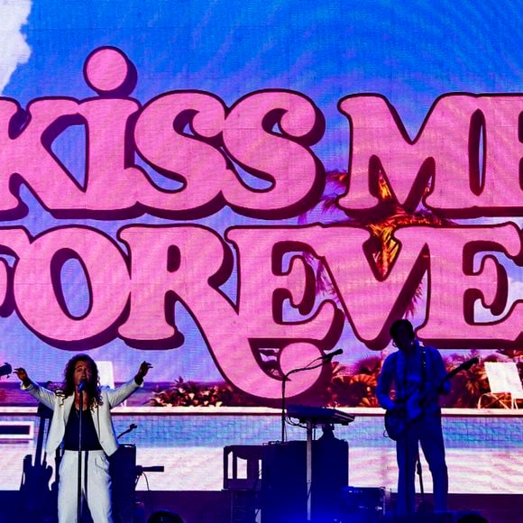 Julien Doré en concert au festival du Printemps de Pérouges au Château de Saint-Maurice-de-Rémens (01) le 25 juin 2025. © Sandrine Thesillat / PsNewZ / Bestimage