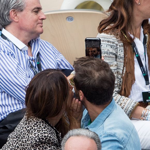 Christophe Maé et compagne Nadège Sarron - People dans les tribunes lors de la finale messieurs des internationaux de France de tennis de Roland Garros 2019 à Paris le 9 juin 2019. © Jacovides-Moreau/Bestimage