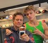 Cameron Smet a fait sensation lors de son escapade monégasque.
David Hallyday avec son fils Cameron Smet dans une boutique à Paris. Capture d'écran Instagram
