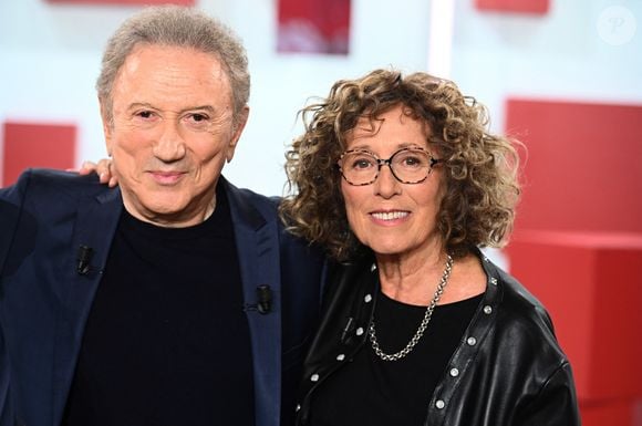 Michel Drucker et Mireille Dumas lors de l'enregistrement de l'émission "Vivement dimanche" le 9 septembre 2025. © Guillaume Gaffiot/Bestimage