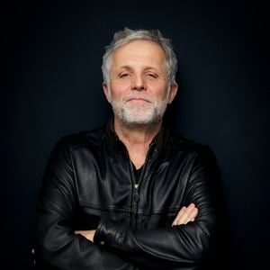 Exclusif -  Stéphane Guillon pose lors de sa venue dans le « 15h-16h » présenté par CS. Cohen et diffusé en direct sur Radio J, à Paris, France, le 27 janvier 2025. © Jack Tribeca / Bestimage