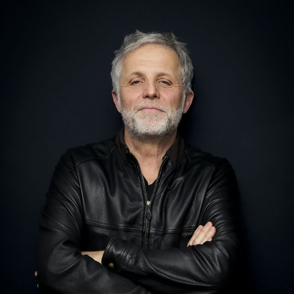 Exclusif -  Stéphane Guillon pose lors de sa venue dans le « 15h-16h » présenté par CS. Cohen et diffusé en direct sur Radio J, à Paris, France, le 27 janvier 2025. © Jack Tribeca / Bestimage