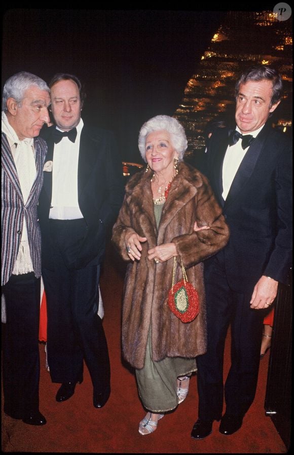 Archives - Jean-Paul Belmondo et sa mère Madeleine.