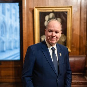 Exclusif - S.A.S Le Prince de Monaco lors de l'inauguration de l'exposition "De Monaco à Chantilly, une princesse des lumières en quête de liberté au château de Chantilly, France, le 18 octobre 2025. © Cyril Moreau/Bestimage