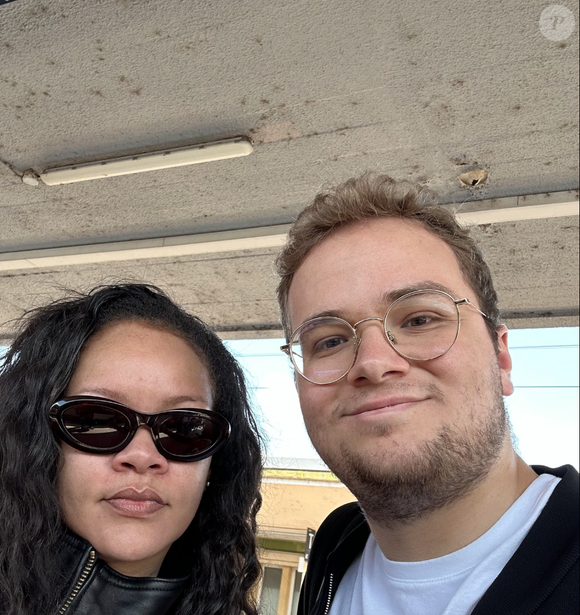 Leur présence a d’abord été prise pour un canular.

Capture Facebook Omega