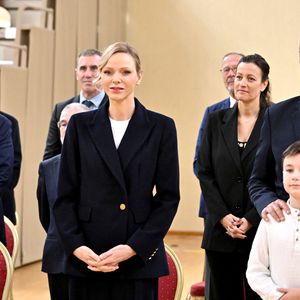 La princesse Charlene de Monaco a rendu hommage à la présidente et fondatrice de Special Olympics Monaco en baptisant un gymnase scolaire du Stade Louis II de son nom, Mireille Calmes, en présence de son fils Jean François Calmes et son petit fils Anton, le 18 octobre 2025. © Bruno Bebert/Bestimage