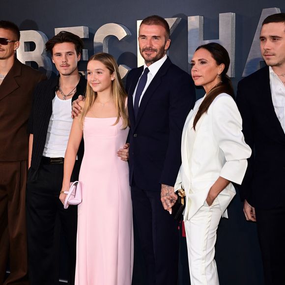 Harper Beckham,David Beckham & Victoria Beckham à l'avant-première Netflix de la série documentaire 'Beckham' à Londres, le 3 octobre 2023. AGENCE / BESTIMAGE