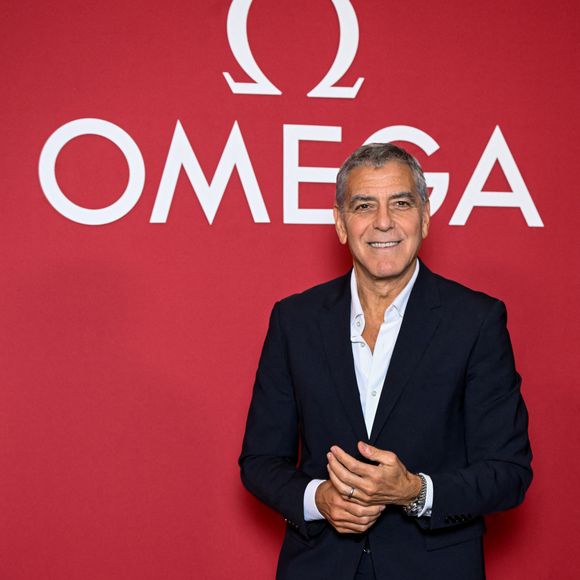 L'acteur vient de lancer une marque de bière sans alcool baptisée Crazy Mountain.

George Clooney au photocall de la soirée d'ouverture de l'Omega House à Milan, pendant les Jeux olympiques d'hiver de Milan-Cortina 2026, à Milan, Italie, le 8 février 2026. © Max Montingelli/SGP/Bestimage