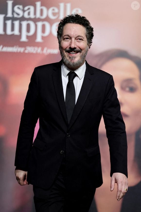 Guillaume Gallienne au photocall de la cérémonie de remise du prix lumière de la 16ème édition du Festival Lumière à l'Amphithéâtre - Centre de Congrès à Lyon, France, le 18 octobre 2024. © Dominique Jacovides/Bestimage