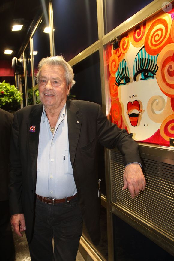 Alain Delon - Michou fête ses 85 ans et les 60 ans de son cabaret à Paris le 20 juin 2016. © Philippe Baldini / Bestimage