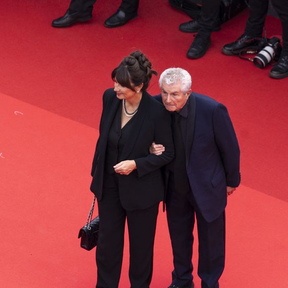 Tout en soulignant : "J’ai appelé mon petit frère, Yannick, pour lui proposer de m’accompagner dans ma visite d’une dizaine de maisons. Celle-là était, à première vue, loin de la bâtisse de mes rêves, que j’imaginais avec des pierres, du caractère".

Valérie Perrin et son mari Claude Lelouch - Montée des marches du film « Partir un jour » pour la cérémonie d’ouverture du 78ème Festival International du Film de Cannes, au Palais des Festivals à Cannes. Le 13 mai 2025 © Olivier Borde / Bestimage