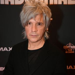 Ce choc thermique, qui ne dure que 3 minutes maximum, permet de faire disparaître instantanément les douleurs musculaires, bloquer l'inflammation des articulations et provoquer une montée d'endorphines pour une récupération express.

Nicola Sirkis - Le groupe Indochine lors de la projection du film "Indochine, Central Tour au Cinéma" au cinéma Pathé d'Ivry-sur-Seine. Le 17 novembre 2022
© Veeren / Bestimage