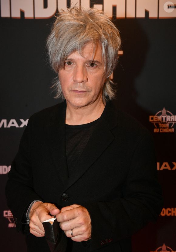 Ce choc thermique, qui ne dure que 3 minutes maximum, permet de faire disparaître instantanément les douleurs musculaires, bloquer l'inflammation des articulations et provoquer une montée d'endorphines pour une récupération express.

Nicola Sirkis - Le groupe Indochine lors de la projection du film "Indochine, Central Tour au Cinéma" au cinéma Pathé d'Ivry-sur-Seine. Le 17 novembre 2022
© Veeren / Bestimage