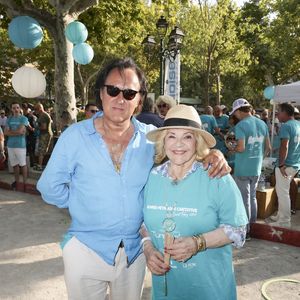 Nicoletta et son mari Jean-Christophe Molinier ont fait sensation à Saint-Tropez lors de la soirée caritative "Turquoise sur la Place", organisée au profit de l’association Soleil d’Enfance.

Nicoletta et son mari Jean-Christophe Molinier lors de la 6ème édition du tournoi de pétanque caritative Turquoise place des lices au profit pour la deuxième année de l’association soleil d’enfance.
Saint-Tropez.

© Jack Tribeca / Bestimage
